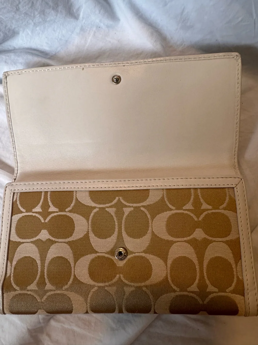 Coach classic signature